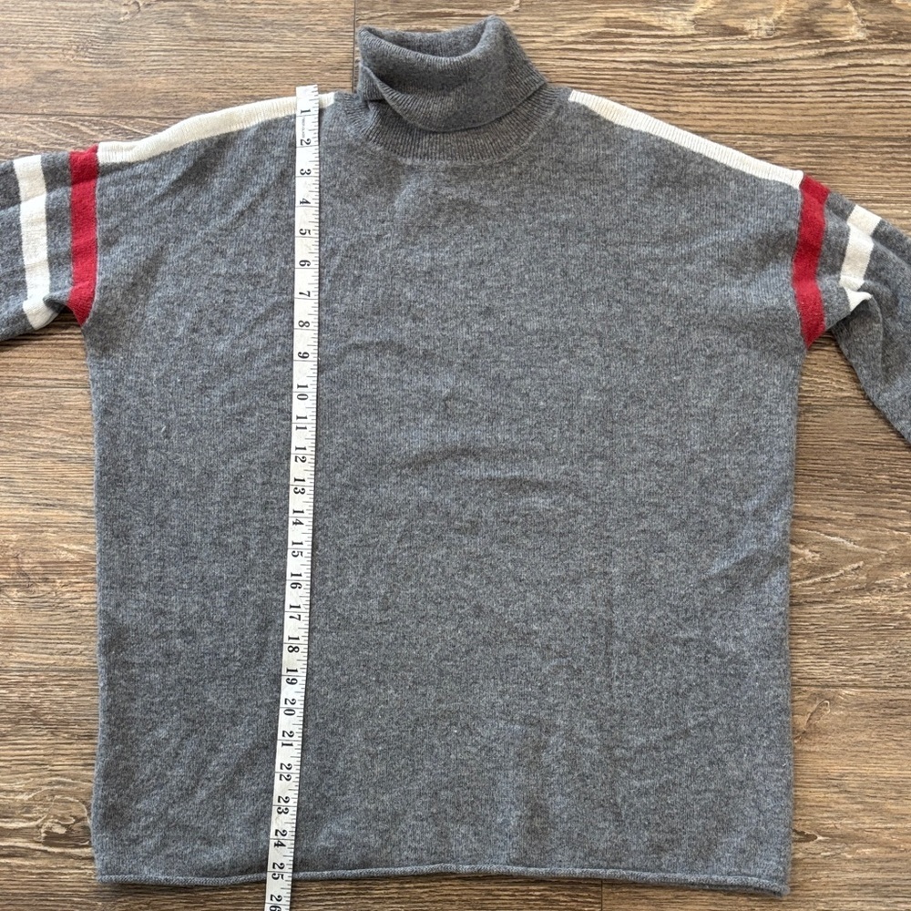 Velvet by Graham & Spencer Gray Cashmere Sweater Women's Size Large Red White - Picture 14 of 15